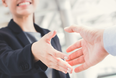 How to Nail the Perfect Handshake 